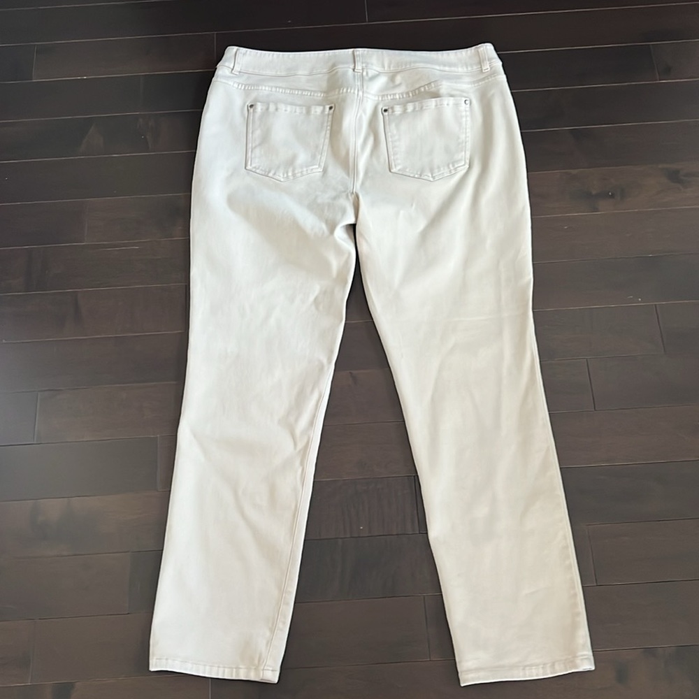 NWT Chicos Platinum tan pants Chicos size 3/US 16 - Picture 4 of 7